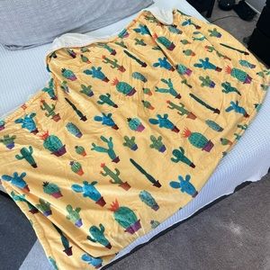 Hoodie Lab Happy Cactus Hooded Blanket